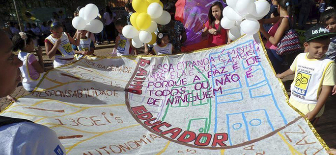 Caminhada pela paz: a EMEF Campos Salles traz um projeto inovador, que contempla ideais de autonomia, responsabilidade e solidariedade.