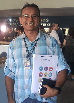 Robert Andrey, diretor da escola Manoel Adriano