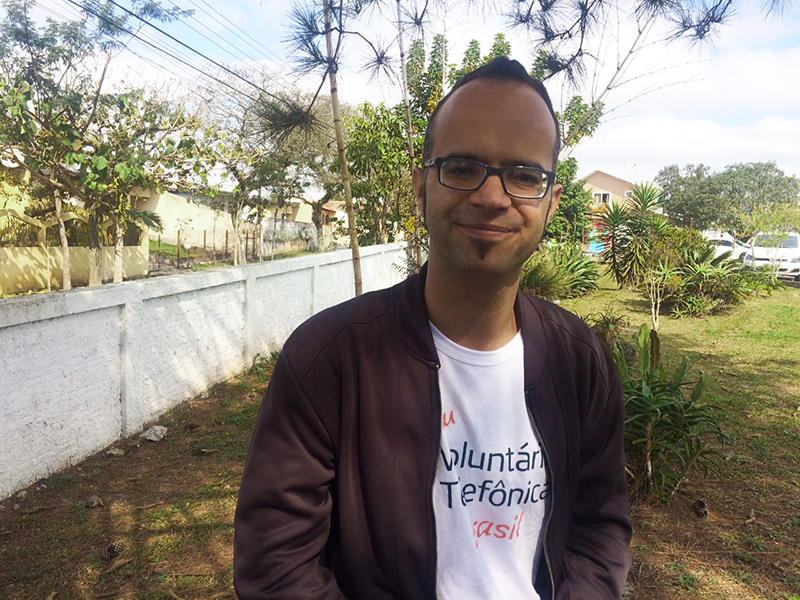 “Eu convido todos os voluntários a participarem do Vacaciones Solidárias. Não hesitem, vocês vão se transformar e transformar a vida de alguém” Lorenço Menezes - Brasil/São Paulo - Consultor