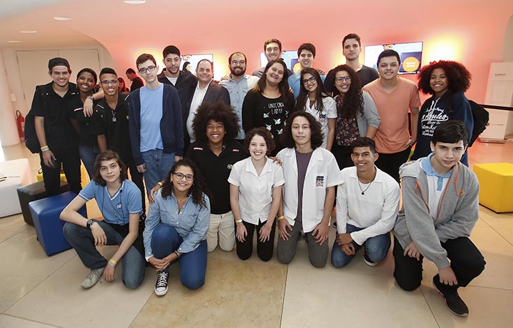 Painel teve a participação de estudantes de 13 a 18 anos