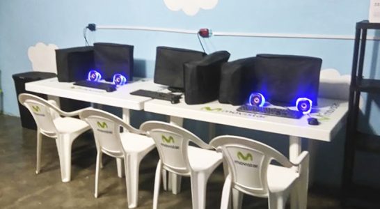 Sala de informática da escola Molino de Carmen, no Peru