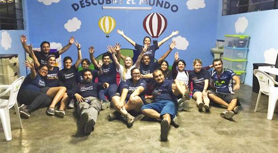Voluntários na escola Molino de Carmen, no Peru