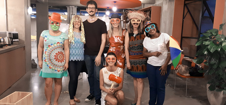 Professores do programa Pense Grande posam para foto