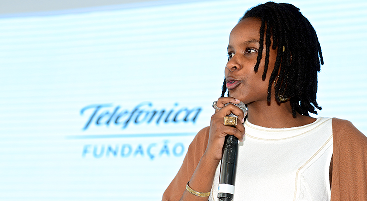 Monique Evelle participa do lançamento do Inova Escola na Bahia na no Colégio Estadual Norma Ribeiro