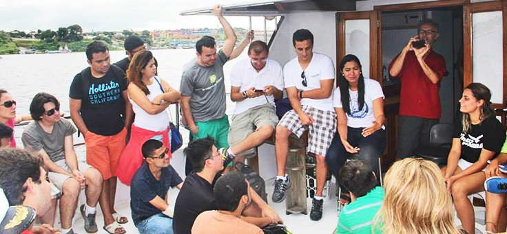 Projeto Barco Hacker, na Amazônia, promove oficinas e palestras que levam tecnologia e inovação a comunidades de Belém