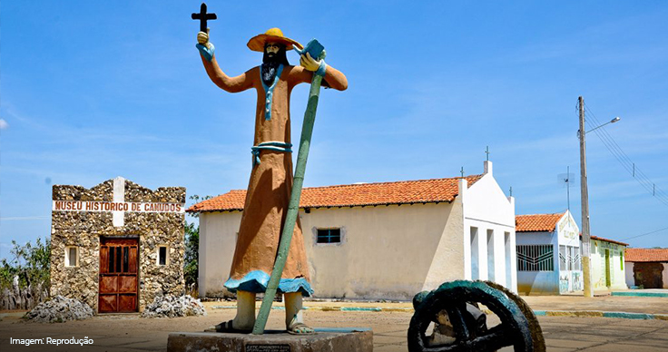 Imagem da estátua de Antônio Conselheiro