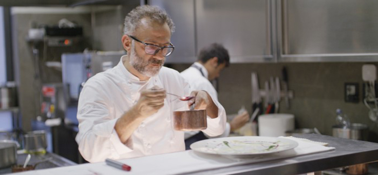 A imagem mostra uma cena da série Chef’s Table