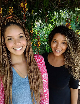 As irmãs Jéssyca e Monique Silveira, fundadoras da RAP- Rede de Afro Profissionais posam para foto