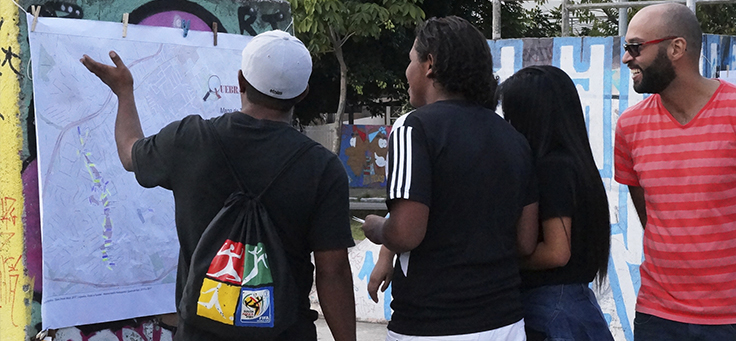 Estudantes debatem em projeto ligado ao Quebrada Maps, que propõe reflexão sobre a periferia por meio de ferramentas como mapas mentais e aspectos culturais