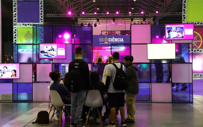 Estudantes e professores participam da quarta edição da Mostra Seis Com@Ciência.