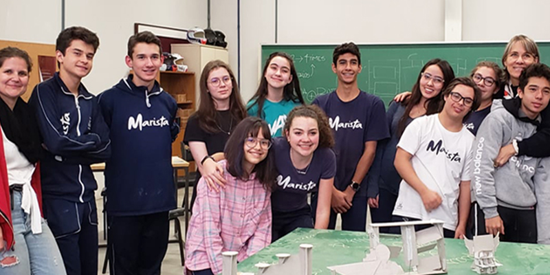 A turma do clube de programação que tem por foco ensinar meninas a fazer software