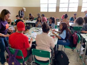 A Hora do Código desembarcou na cidade de Mongaguá, no litoral de São Paulo, para mostrar aos alunos da Escola Estadual Agenor de Campos