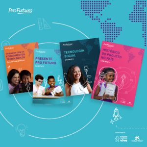 Imagem mostra as capas dos quatro cadernos de sistematização do projeto Aula Digital com os títulos dos cadernos e imagens de educadores e estudantes. O fundo da imagem tem a cor azul clara