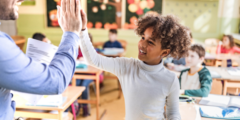 Novas formações da plataforma Escolas Conectadas pretendem apoiar os educadores na recomposição de aprendizagem