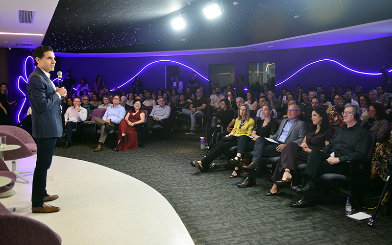 FTV celebra 25 anos com evento sobre inteligência artificial na educação.