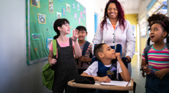 Tecnologia e acessibilidade: educação mais inclusiva e personalizada nas escolas públicas