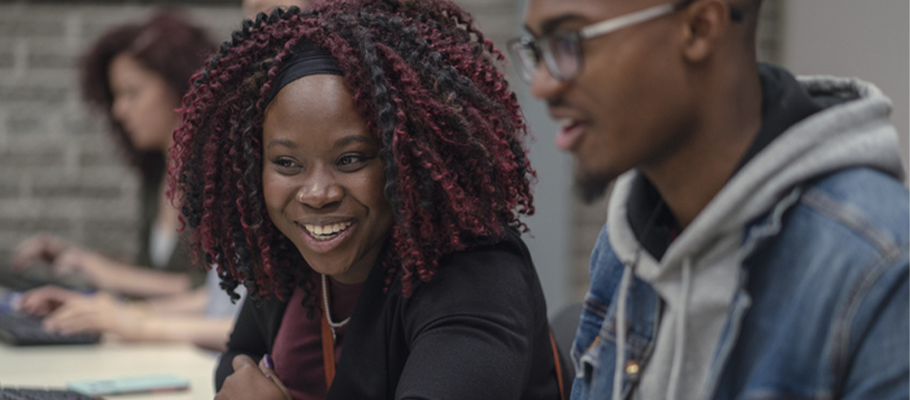 Imagem ilustra a matéria que exemplifica o termo representatividade negra na tecnologia