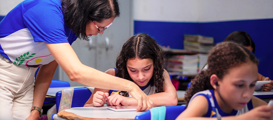 Imagem ilustra a matéria que exemplifica o termo tecnologia na preparação para o SAEB