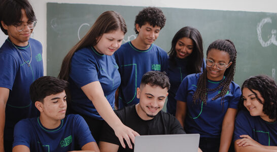 Retrospectiva: iniciativa da Fundação Telefônica Vivo fortalece a EPT em escolas públicas