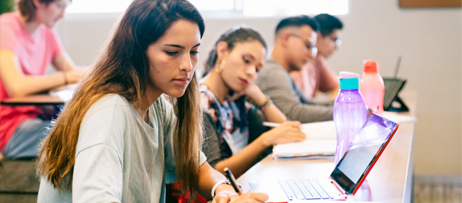 Imagem ilustra a matéria que exemplifica o termo censo escolar 2025