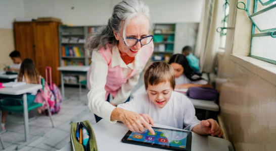 Tecnologias assistivas na educação: o que gestores e professores precisam saber