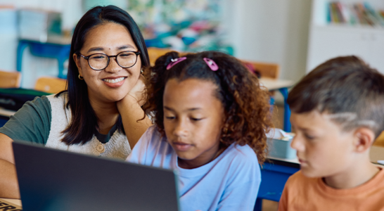 Informe Social 2025: Fundação Telefônica Vivo impacta 2,2 milhões de estudantes da rede pública